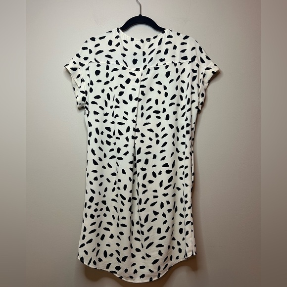 Umgee Cap Sleeve Dalmatian Printed Shift Dress - Picture 6 of 7